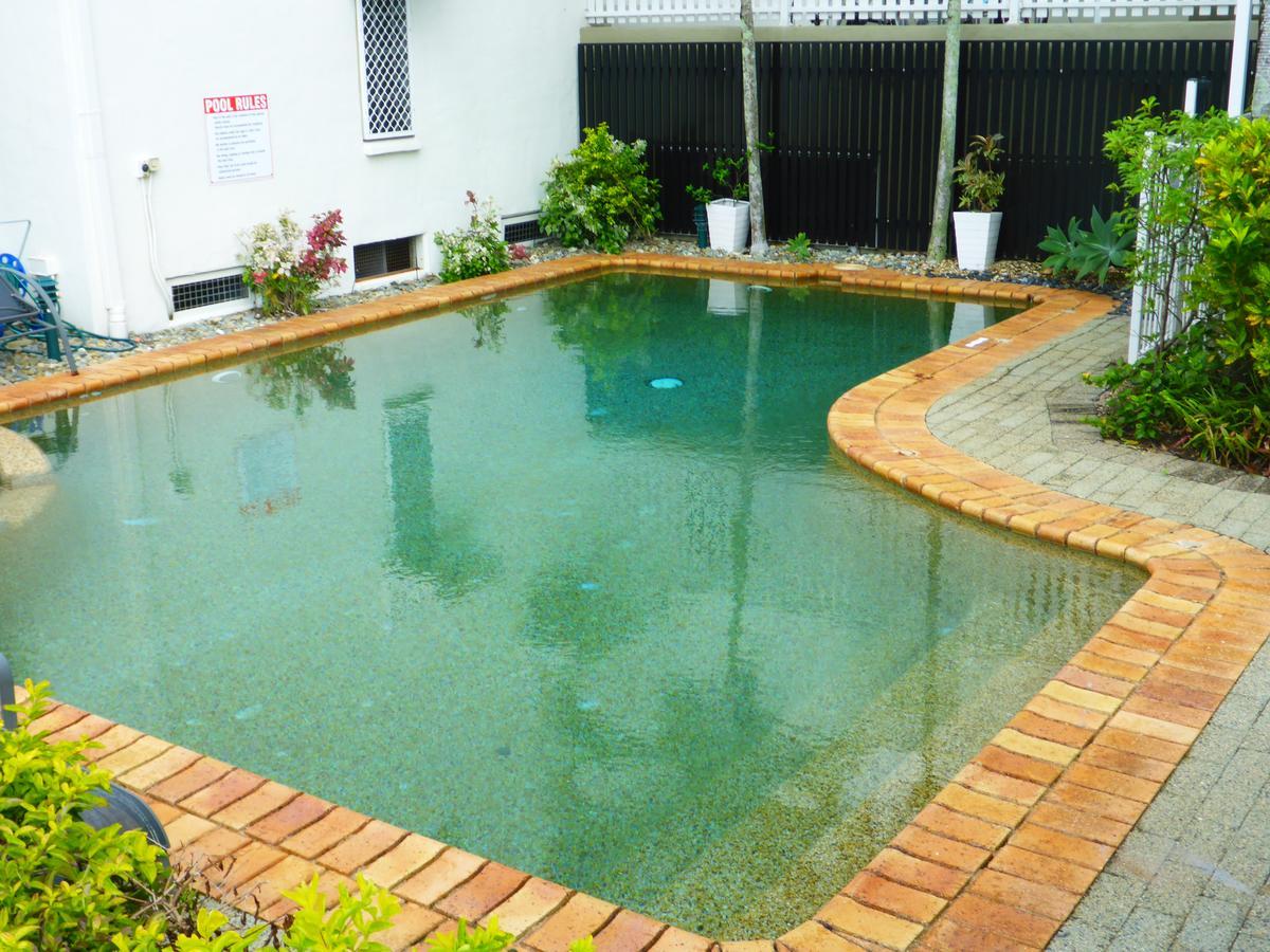 Inner City Value Cairns Luaran gambar